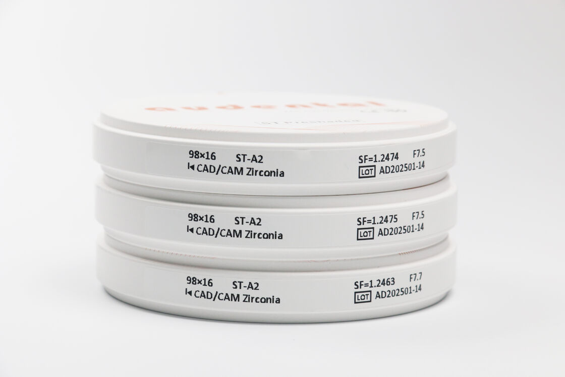 Vooraf gekleurd Zirkoniumoxide blok met bewezen biocompatibiliteit en naleving van de vereisten voor medische hulpmiddelen voor veilige tandheelkundige toepassingen