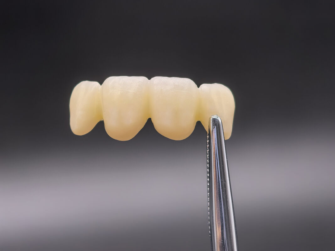 Zirkoniumblok voor Tandheelkunde met Geavanceerd Gradiëntontwerp en Chemische Stabiliteit voor Prestaties in Precisie CAD CAM Tandheelkundige Fabricage