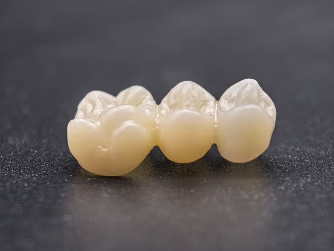 Zirkoniumblok voor Tandheelkunde met Geavanceerd Gradiëntontwerp en Chemische Stabiliteit voor Prestaties in Precisie CAD CAM Tandheelkundige Fabricage